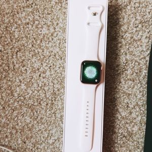 Apple Watch Series 4. Works great.